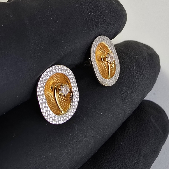 Majestic 22K Gold Earrings – A Symphony of Timeless Elegance and Radiant - Picture 3 of 10